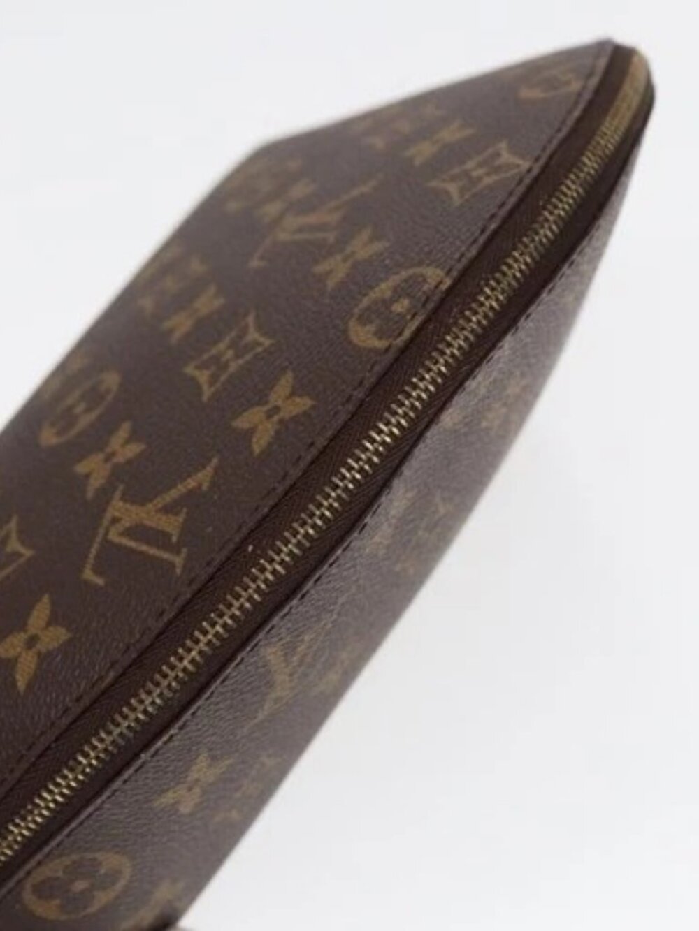 LOUIS VUITTON Monogram Trousse Demi Ronde Cosmetic Pouch M47520 LV Auth 87600 - Picture 5 of 15